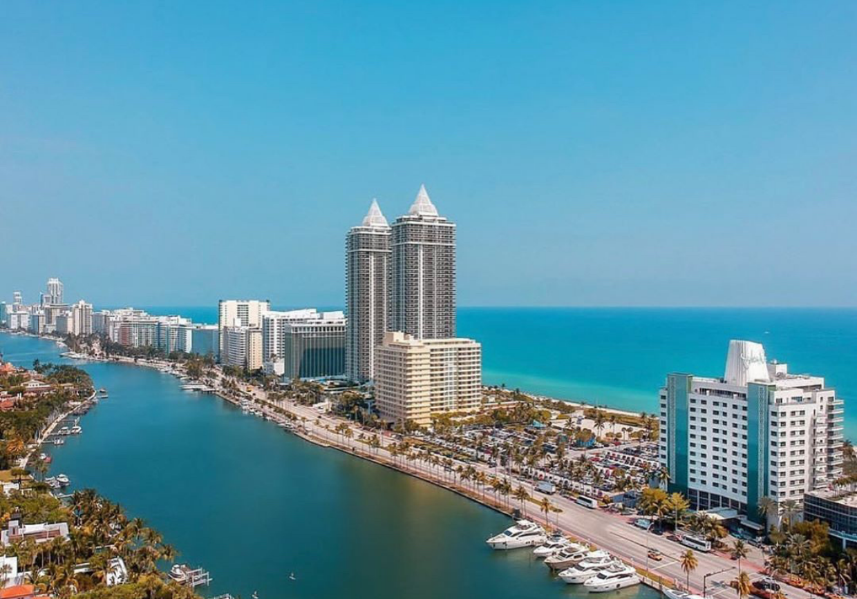 View of Miami’s iconic landmarks, part of Magic Air Tours helicopter and airplane route.