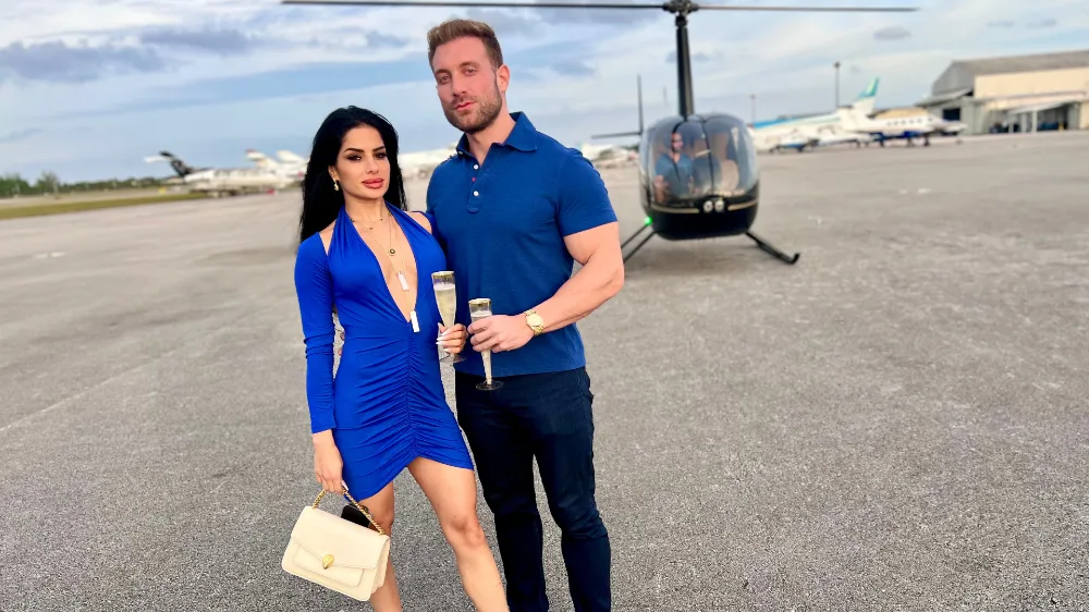 Tour romántico en helicóptero Miami Premium con champagne